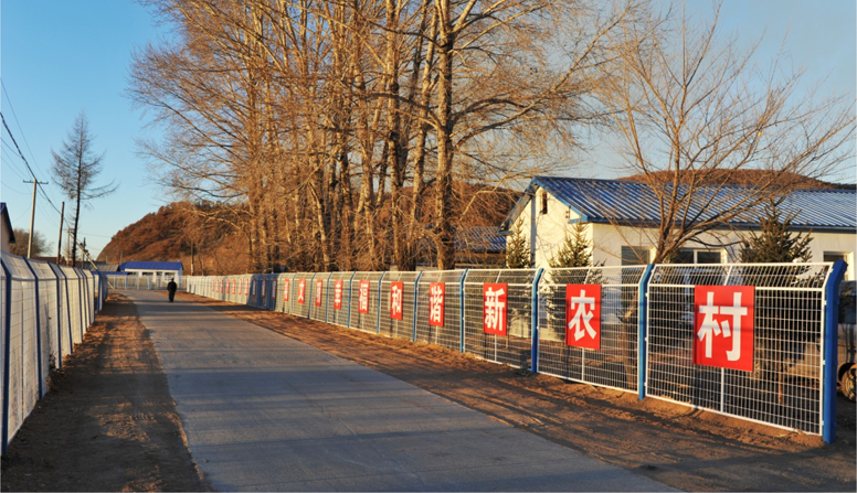 賽罕區(qū)黃合少鎮(zhèn)西討速號村“十個(gè)全覆蓋”舊呼涼公路環(huán)境整治工程